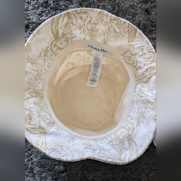 Christian Dior Bucket Hat. - Picture 7 of 11